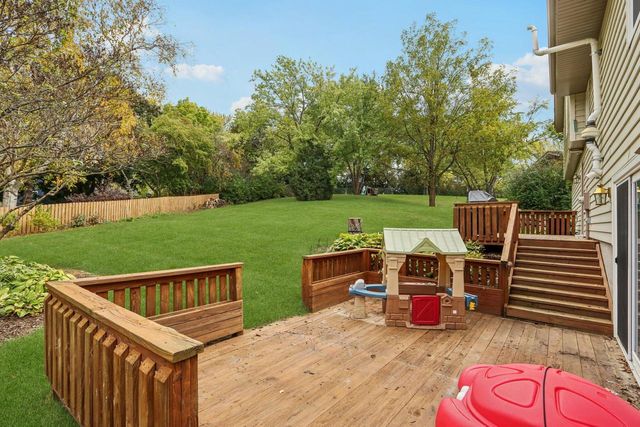 2808 Comanche COURT S, Waukesha, WI 53188