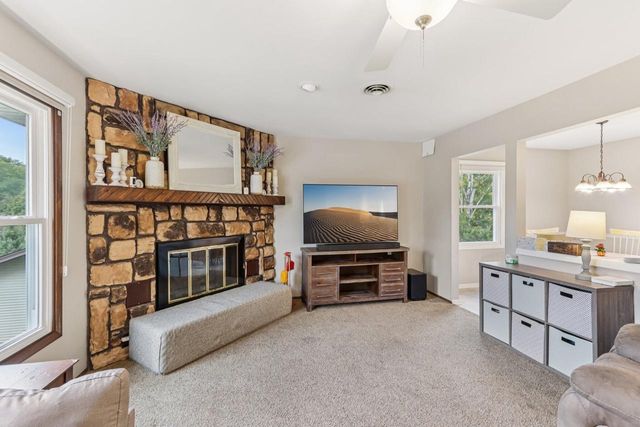 2808 Comanche COURT S, Waukesha, WI 53188