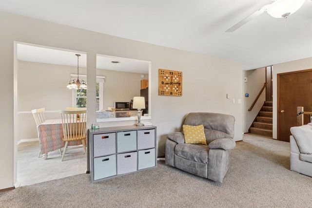 2808 Comanche COURT S, Waukesha, WI 53188