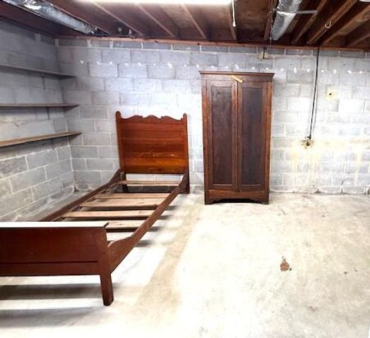 607 Heatherton DR, Covington, VA 24426