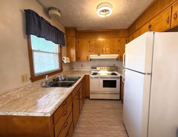 607 Heatherton DR, Covington, VA 24426