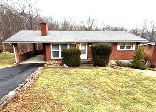 607 Heatherton DR, Covington, VA 24426