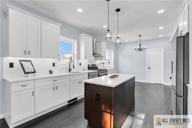 42 Dane Street, Sayreville, NJ 08872