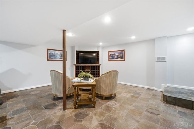 5571 Whitetail Circle, West Chester, OH 45069