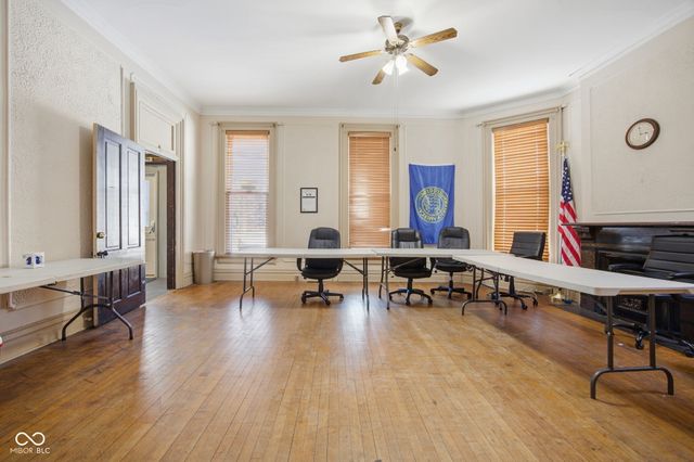 125 W Washington Street, Shelbyville, IN 46176