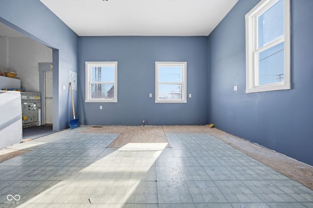 125 W Washington Street, Shelbyville, IN 46176