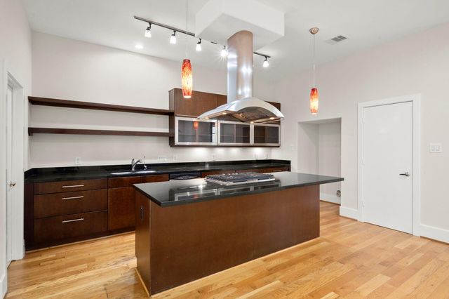 5527 Darling A, Houston, TX 77007