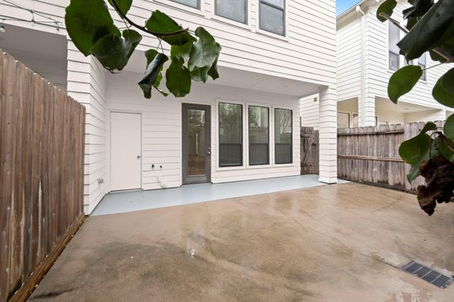 5527 Darling A, Houston, TX 77007