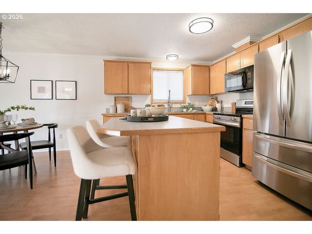 15910 Ne HICKORY St, Vancouver, WA 98682