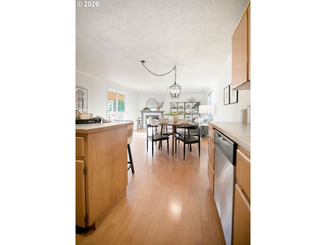 15910 Ne HICKORY St, Vancouver, WA 98682