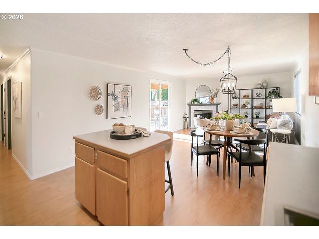 15910 Ne HICKORY St, Vancouver, WA 98682