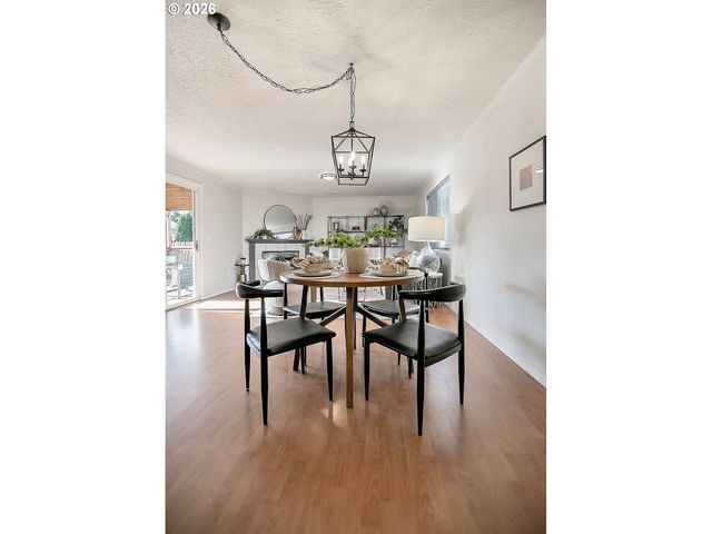 15910 Ne HICKORY St, Vancouver, WA 98682