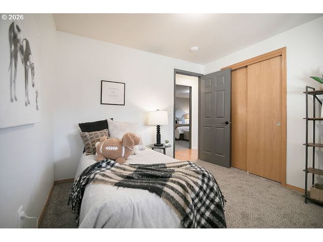 15910 Ne HICKORY St, Vancouver, WA 98682