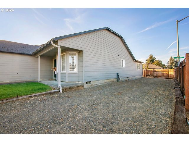 15910 Ne HICKORY St, Vancouver, WA 98682