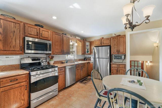 22 Grand Avenue, Tappan, NY 10983