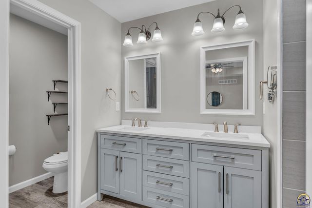 938 SW Woodbridge PL, Topeka, KS 66606