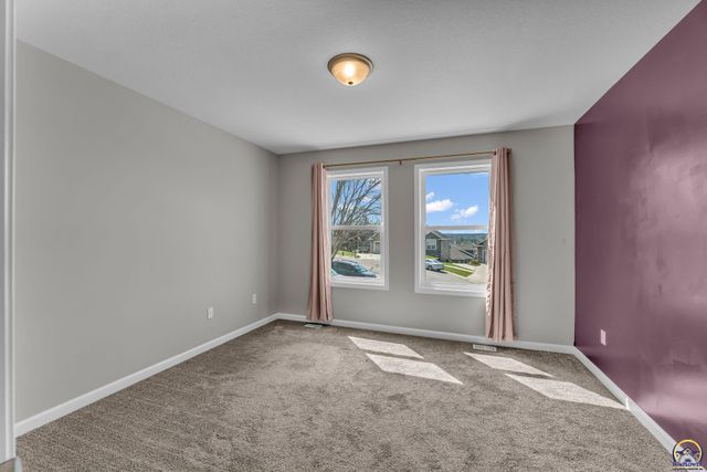 938 SW Woodbridge PL, Topeka, KS 66606