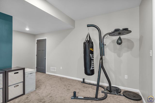 938 SW Woodbridge PL, Topeka, KS 66606