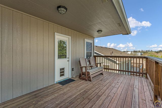 938 SW Woodbridge PL, Topeka, KS 66606