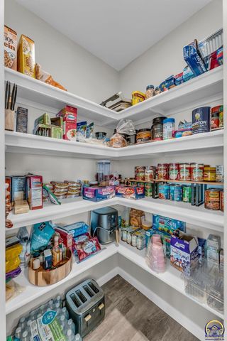 938 SW Woodbridge PL, Topeka, KS 66606