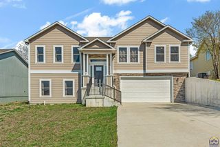 938 SW Woodbridge PL, Topeka, KS 66606