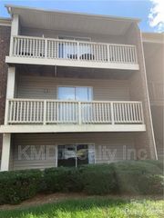 1638 Arlyn Circle A, Charlotte, NC 28213