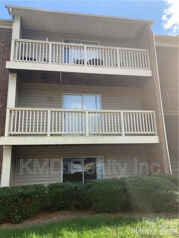1638 Arlyn Circle A, Charlotte, NC 28213