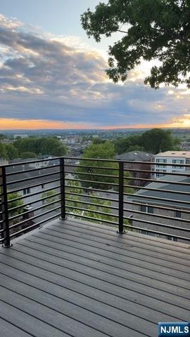 519 4th Street B, Palisades Park, NJ 07650