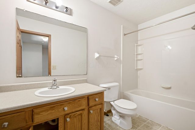 2566 Edencreek Lane, Columbus, OH 43207