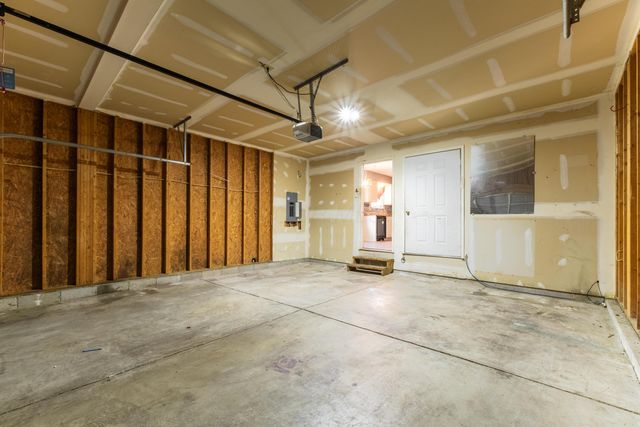 2566 Edencreek Lane, Columbus, OH 43207