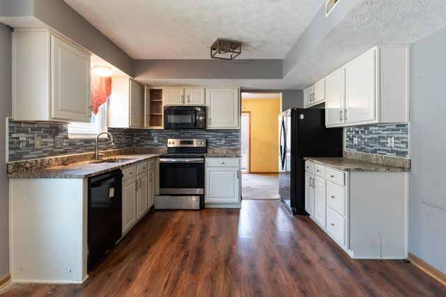 2566 Edencreek Lane, Columbus, OH 43207