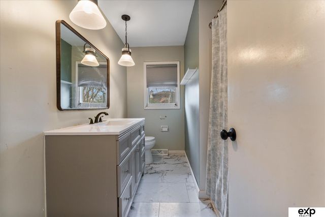 1270 S 164th Street, Omaha, NE 68130