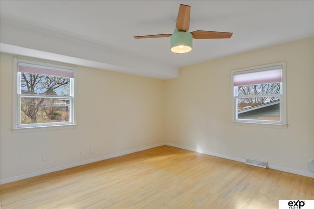 1270 S 164th Street, Omaha, NE 68130