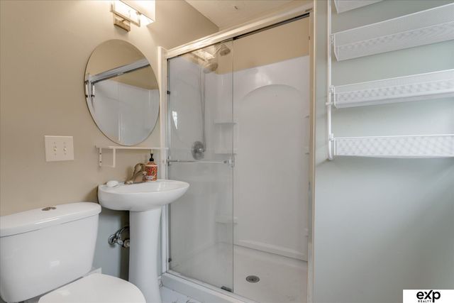 1270 S 164th Street, Omaha, NE 68130