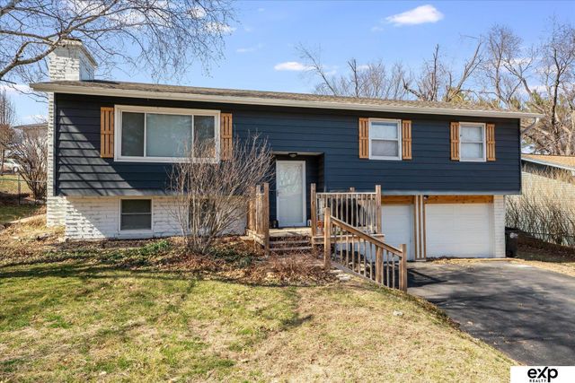 1270 S 164th Street, Omaha, NE 68130