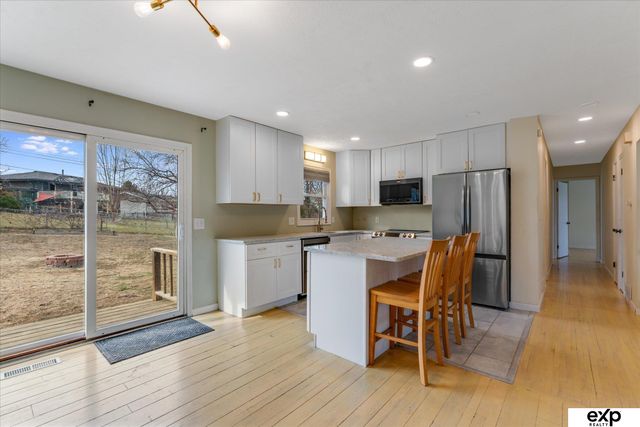 1270 S 164th Street, Omaha, NE 68130