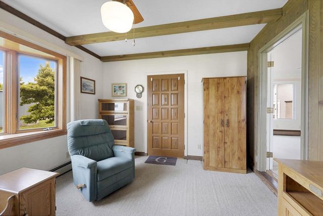 414 W HURON STREET, Omro, WI 54963