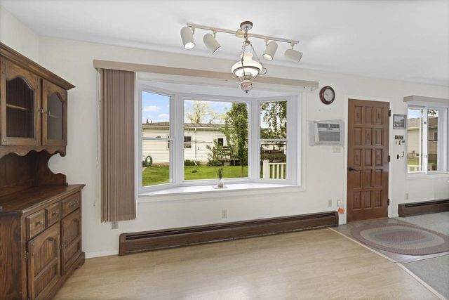 414 W HURON STREET, Omro, WI 54963
