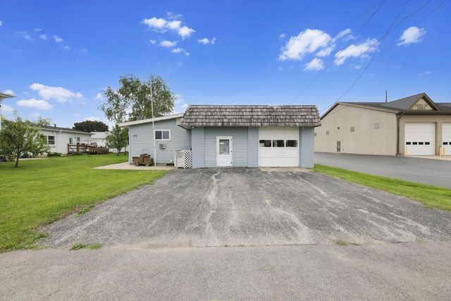 414 W HURON STREET, Omro, WI 54963
