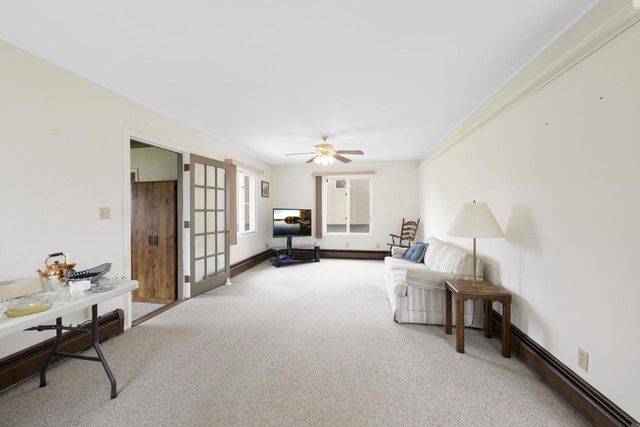 414 W HURON STREET, Omro, WI 54963