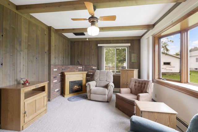 414 W HURON STREET, Omro, WI 54963