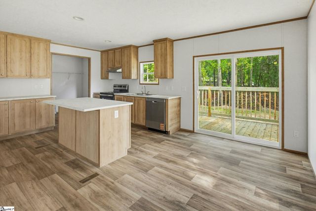 656 Plainview Drive, Spartanburg, SC 29307
