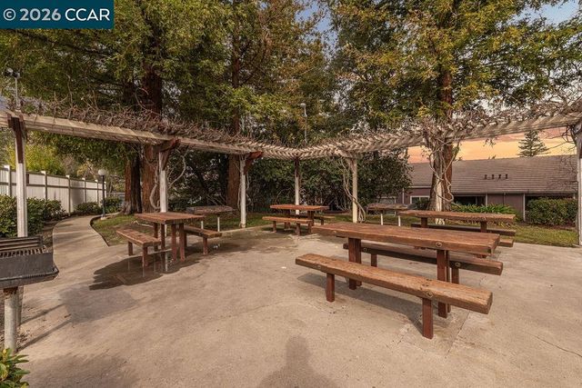 2703 Ivy Ln, Antioch, CA 94531