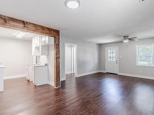 1343 S PERKINS RD, Memphis, TN 38117