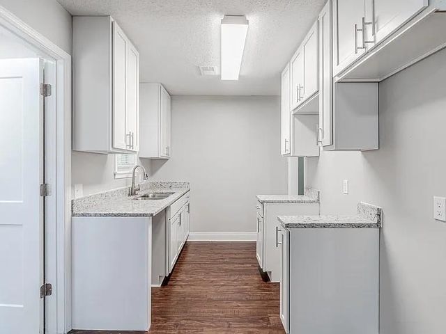 1343 S PERKINS RD, Memphis, TN 38117