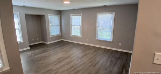 6870 Shawcross Lane, Fayetteville, NC 28314