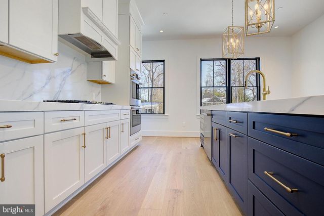 48A E LAKE DR, Annapolis, MD 21403