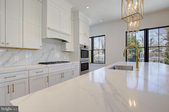 48A E LAKE DR, Annapolis, MD 21403