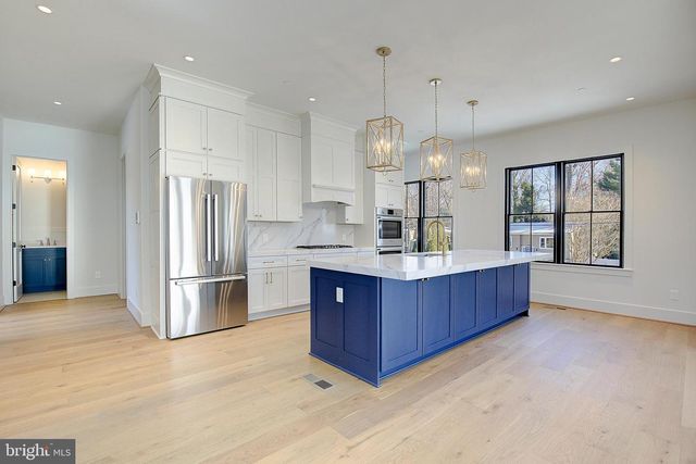 48A E LAKE DR, Annapolis, MD 21403