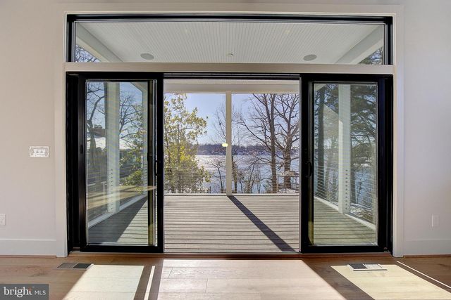 48A E LAKE DR, Annapolis, MD 21403